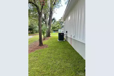 1202 W Lee St, Pensacola, FL 32501 - Photo 9