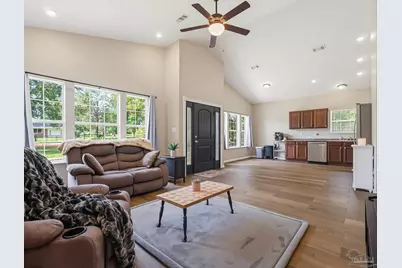 552 Cedar Tree Ln, Cantonment, FL 32533 - Photo 9