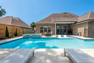 1525 Sabal Palm Dr, Gulf Breeze, FL 32563 - Photo 1