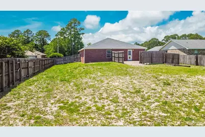 2104 Frontera St, Navarre, FL 32566 - Photo 7