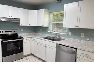 3255 Maplewood Dr, Gulf Breeze, FL 32563 - Photo 5