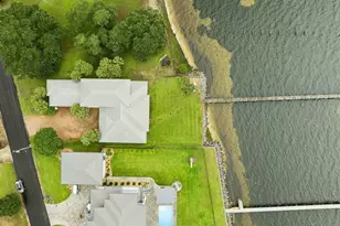 3361 Edgewater Dr, Gulf Breeze, FL 32563 - Photo 5