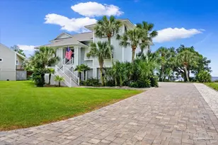 7813 Petersen Point Rd, Milton, FL 32583 - Photo 1