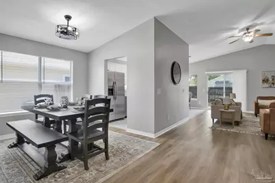 329 Mizzen Ln, Pensacola, FL 32507 - Photo 5
