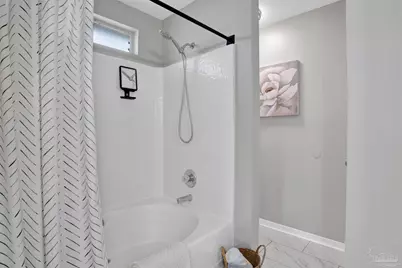 329 Mizzen Ln, Pensacola, FL 32507 - Photo 17