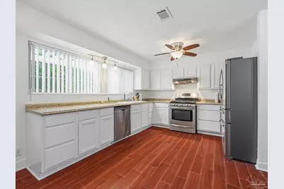 1407 John Carroll Dr, Pensacola, FL 32504 - Photo 17