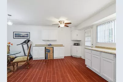 1407 John Carroll Dr, Pensacola, FL 32504 - Photo 21