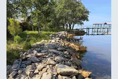 879 Dolphin Rd, Milton, FL 32583 - Photo 13