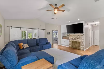 2078 Downing Dr, Pensacola, FL 32505 - Photo 9