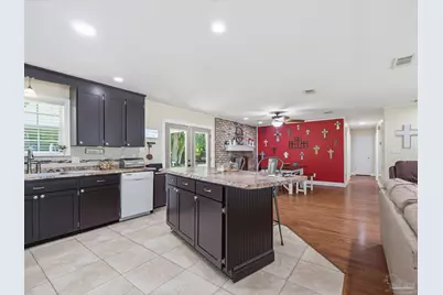 5692 Pine Ridge Dr, Milton, FL 32570 - Photo 11