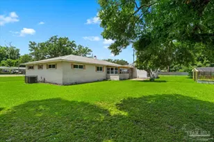 7310 W Jackson St, Pensacola, FL 32506 - Photo 9