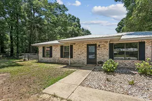5389 Camille Gardens Cir, Milton, FL 32570 - Photo 3
