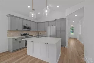 2811 E Gonzalez St, Pensacola, FL 32503 - Photo 11