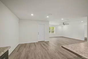 5886 Blackhorse Cir, Pensacola, FL 32526 - Photo 29