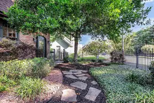 1124 N Spring St, Pensacola, FL 32501 - Photo 3