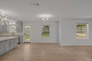 701 Southern Ct, Gulf Breeze, FL 32561 - Photo 21