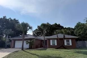 701 Southern Ct, Gulf Breeze, FL 32561 - Photo 1