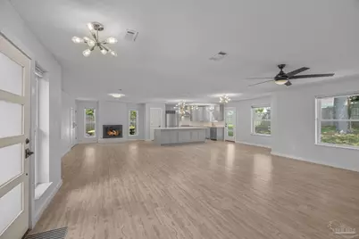 701 Southern Ct, Gulf Breeze, FL 32561 - Photo 11