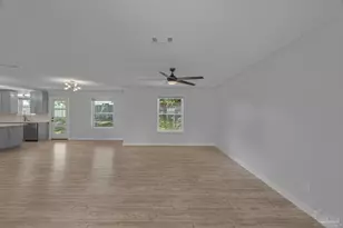 701 Southern Ct, Gulf Breeze, FL 32561 - Photo 9