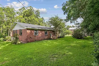 7621 Lodge Dr, Century, FL 32535 - Photo 17