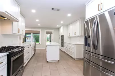 2490 Hallmark Dr, Pensacola, FL 32503 - Photo 9