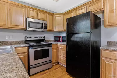 905 Lagoon Dr, Pensacola, FL 32505 - Photo 5