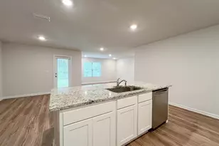 6351 Burrow Ln, Pensacola, FL 32526 - Photo 7