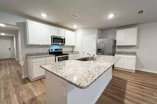 6351 Burrow Ln, Pensacola, FL 32526 - Photo 5