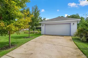 17 Lakeside Dr, Pensacola, FL 32507 - Photo 7