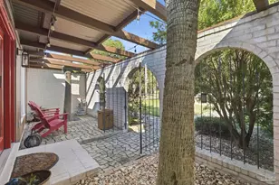 114 Fairpoint Dr, Gulf Breeze, FL 32561 - Photo 3