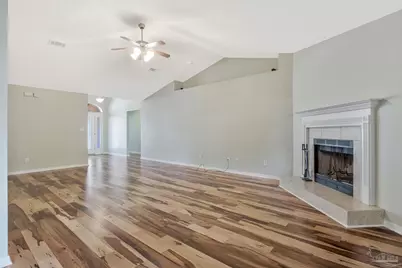 1921 University St, Pensacola, FL 32504 - Photo 5