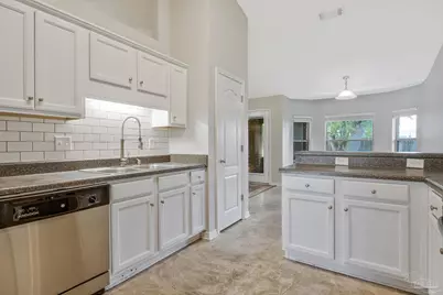 1921 University St, Pensacola, FL 32504 - Photo 13