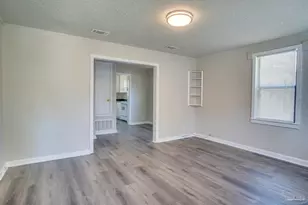 1016 W Maxwell St, Pensacola, FL 32501 - Photo 5