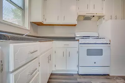 1016 W Maxwell St, Pensacola, FL 32501 - Photo 9