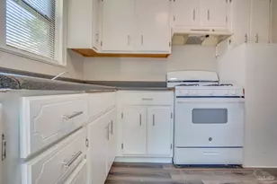 1016 W Maxwell St, Pensacola, FL 32501 - Photo 9