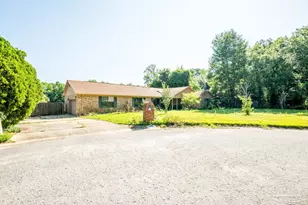406 Twin Lakes Dr, Pensacola, FL 32504 - Photo 1