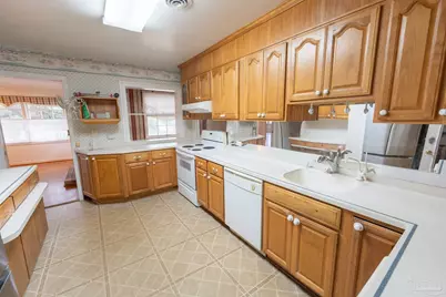 2570 Bayou Blvd, Pensacola, FL 32503 - Photo 9