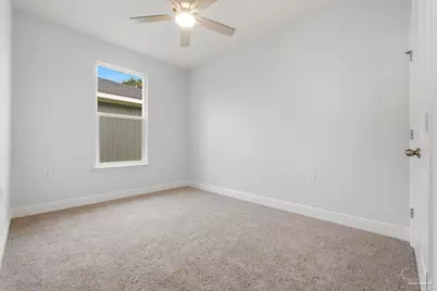 5416 Kee Memorial Dr, Pensacola, FL 32507 - Photo 13