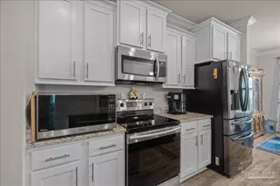 6510 Covington Cir, Pensacola, FL 32526 - Photo 9
