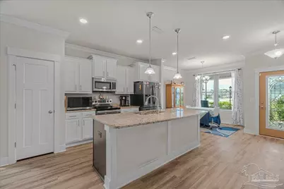 6510 Covington Cir, Pensacola, FL 32526 - Photo 9