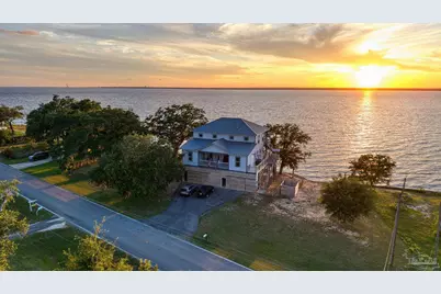 305 S Garcon Point Rd, Milton, FL 32583 - Photo 11
