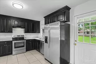 6494 Bellview Pines Dr, Pensacola, FL 32526 - Photo 11