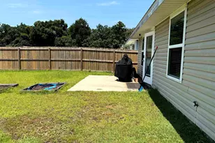 1333 Fairchild St, Pensacola, FL 32504 - Photo 13