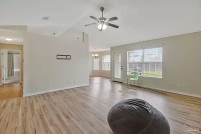 5267 Hawks Nest Dr, Milton, FL 32570 - Photo 5