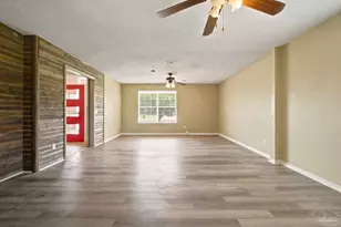 1936 Candlewood Dr, Navarre, FL 32566 - Photo 9