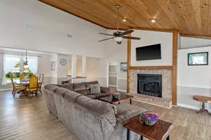 13711 Canal Dr, Pensacola, FL 32507 - Photo 11