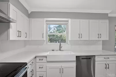 4681 Pine Ln, Pace, FL 32571 - Photo 9