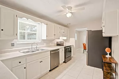 6517 Robin Ave, Milton, FL 32570 - Photo 7