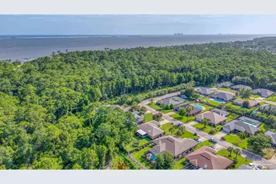 1347 Connemara Cir, Gulf Breeze, FL 32563 - Photo 51