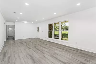 3049 Creekwood Dr, Cantonment, FL 32533 - Photo 11